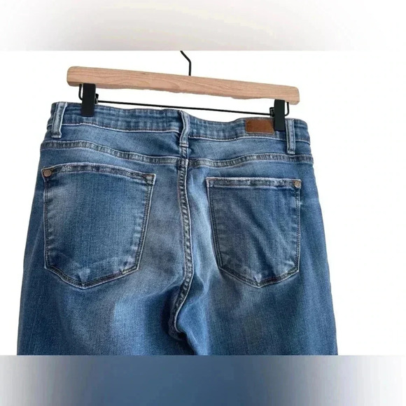 Judy Blue Distressed Boyfriend Fit Jeans JB8284MD.                 (00880) - Picture 3 of 9